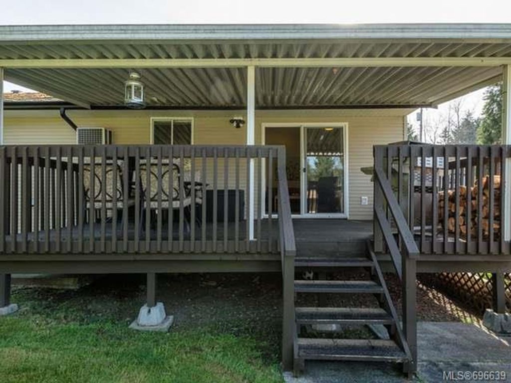 listing image 16041872782359386406