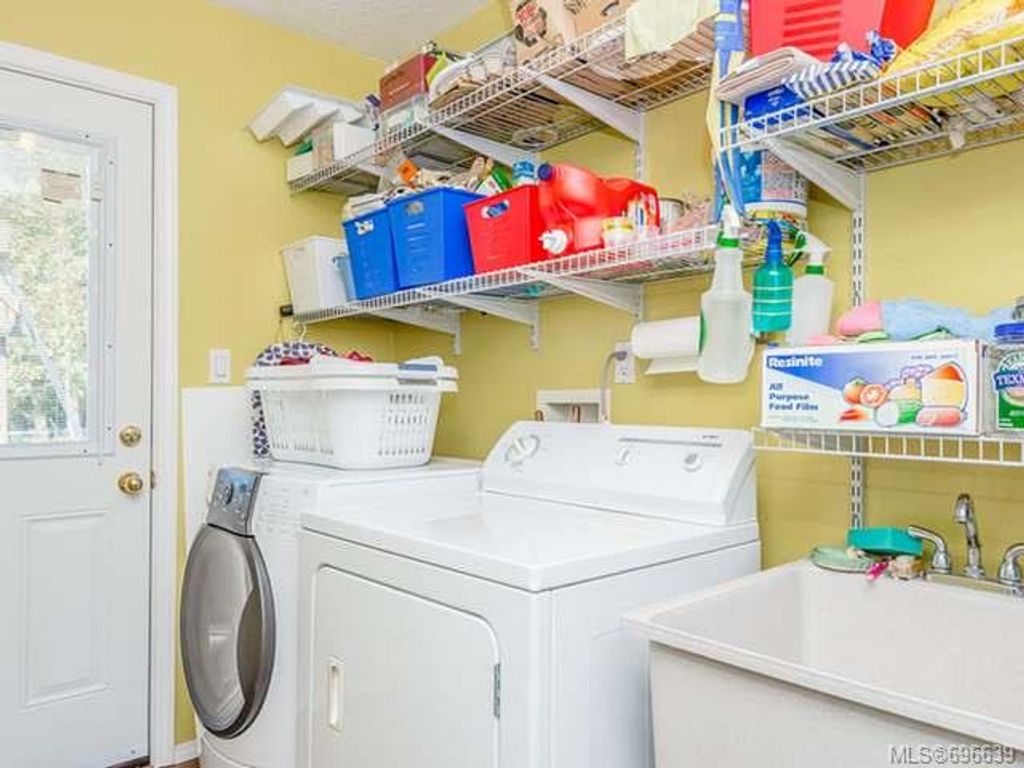 listing image 16047180741490100833