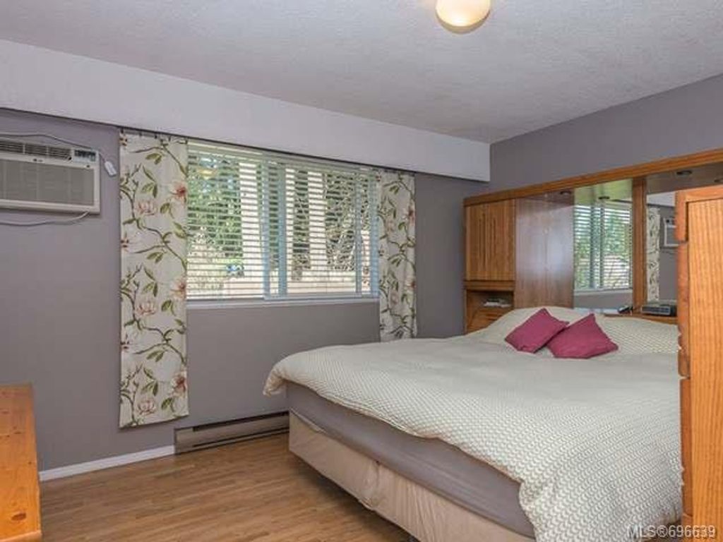 listing image 16047013031721873387