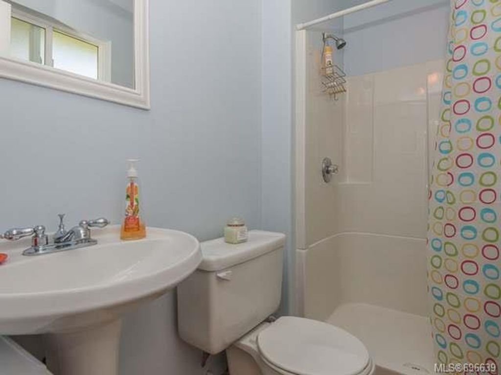 listing image 16049254099564252402