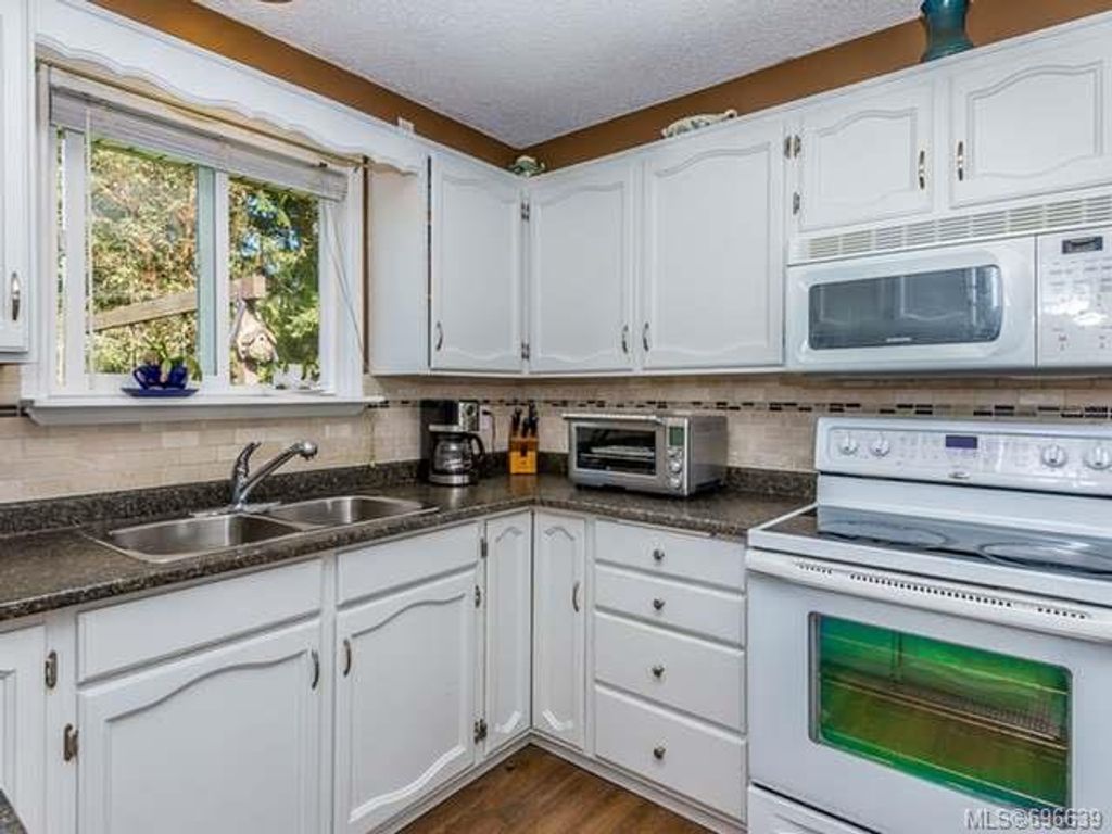 listing image 16041572072028358669