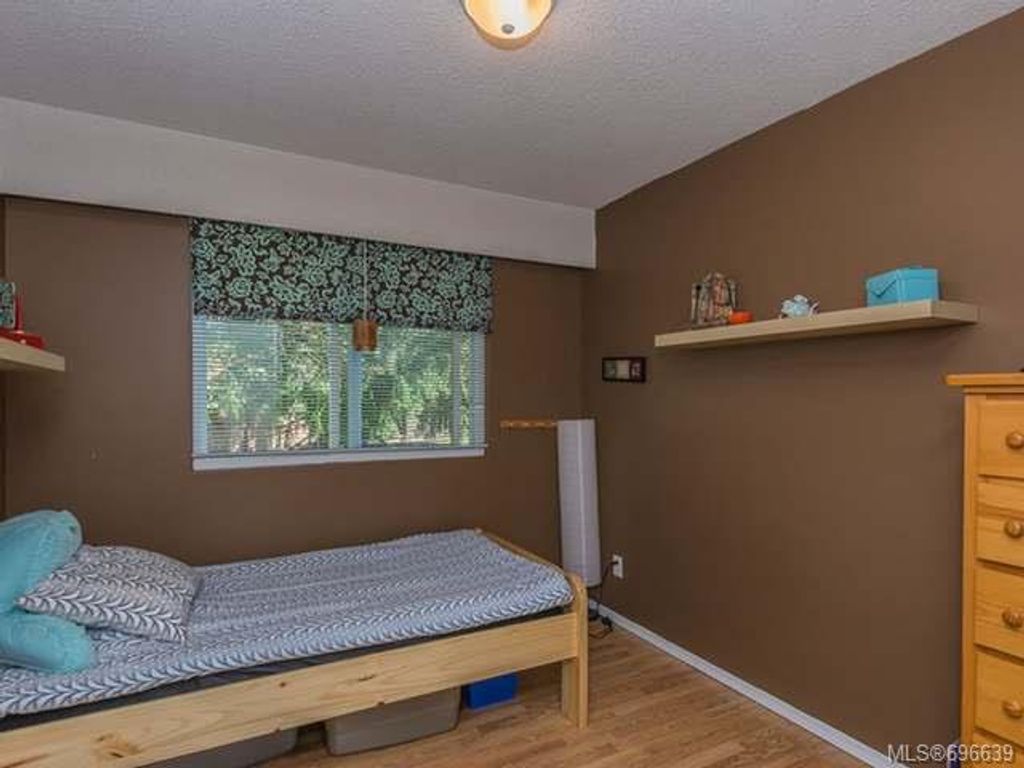 listing image 16040492367108160692