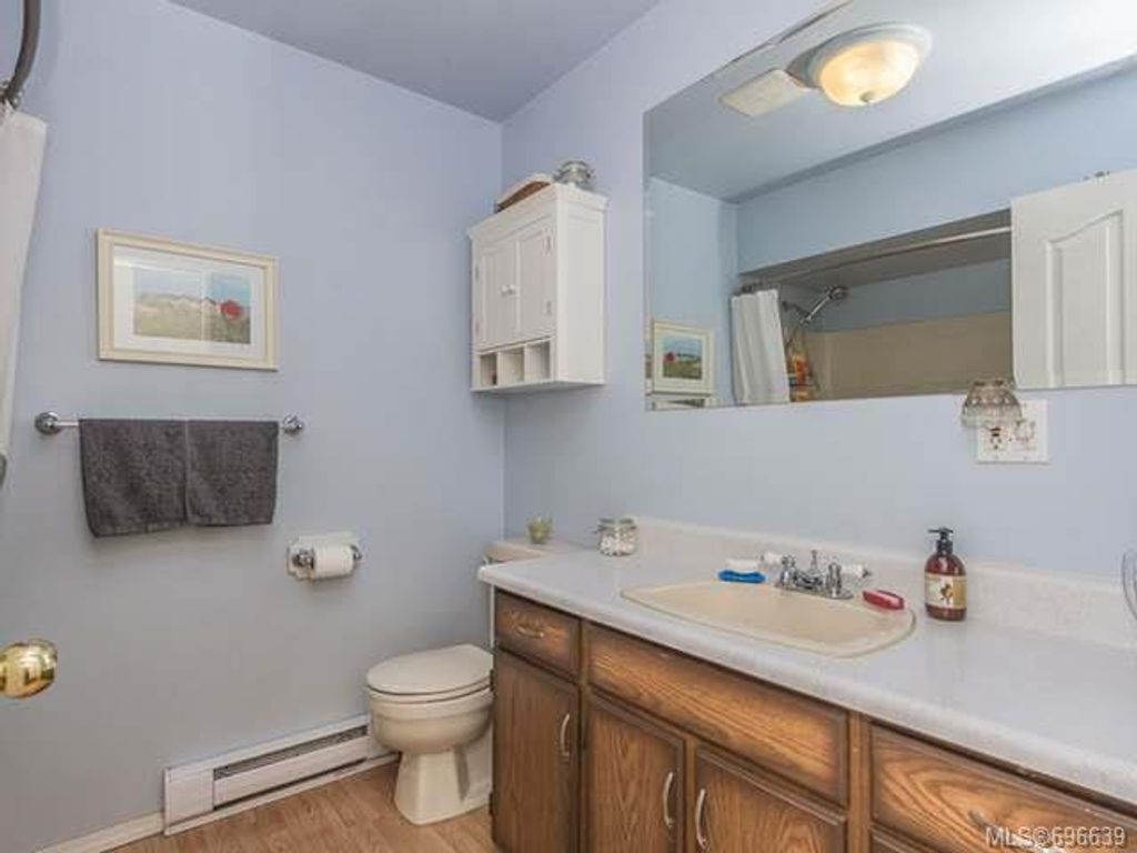 listing image 16044136537600881007