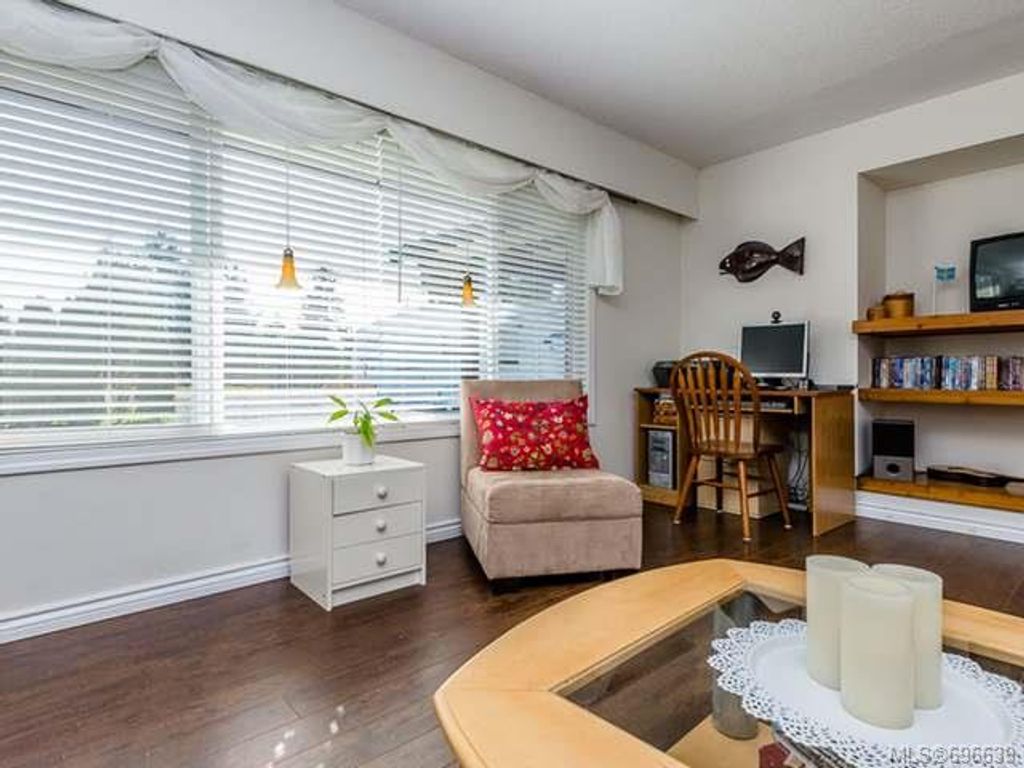 listing image 16042822472757702474