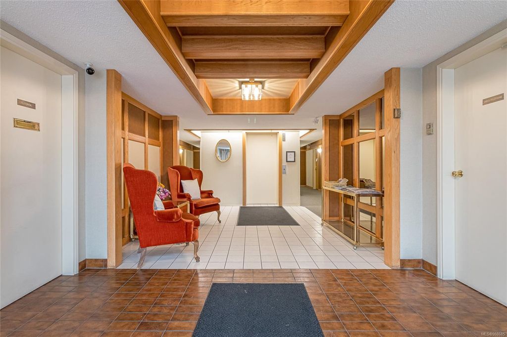 listing image 16048078245182457854