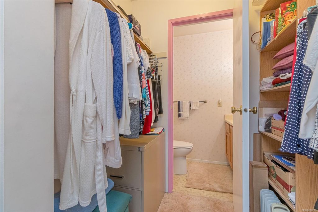 listing image 16041780890847712453