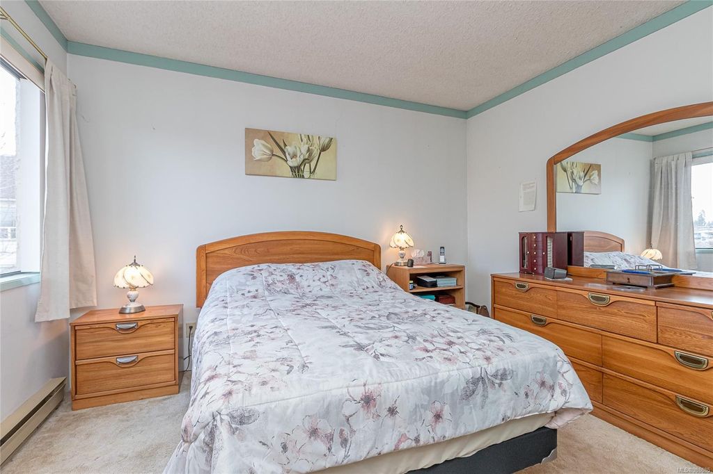 listing image 16041473464139529579