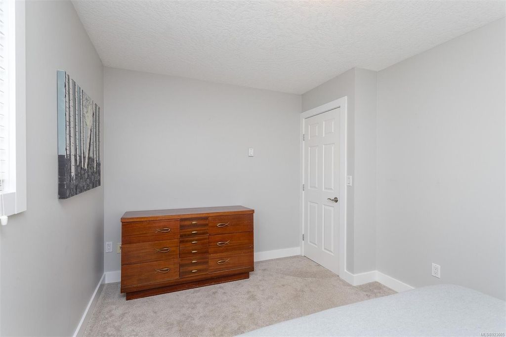 listing image 16042889006544243071