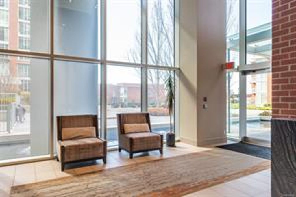 listing image 16044379395584702860