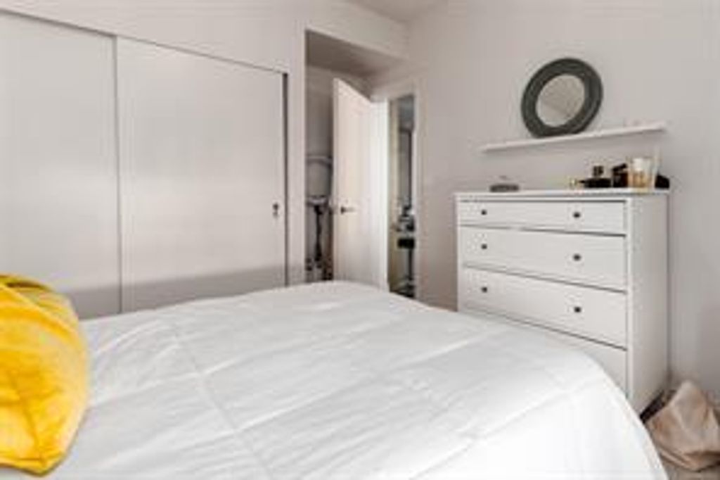 listing image 16045951184621748908