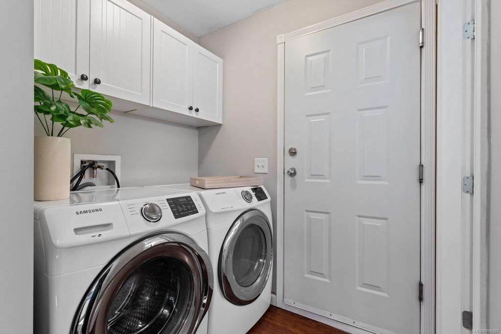 listing image 16044188918313