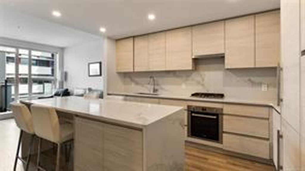 listing image 16041407610070967008