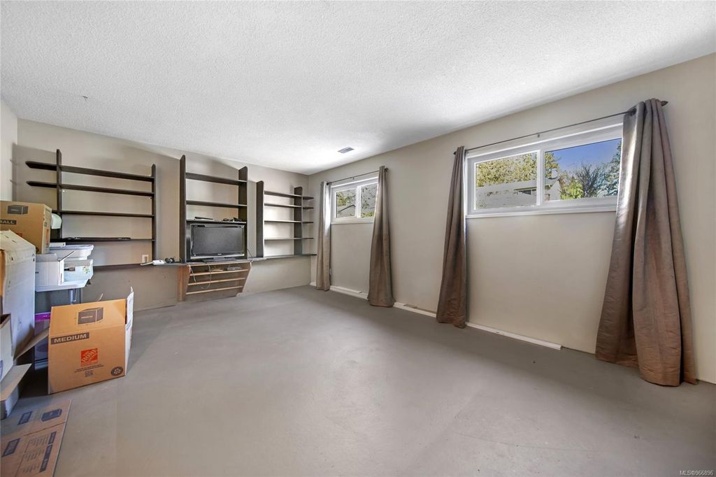 listing image 16048335892605508110