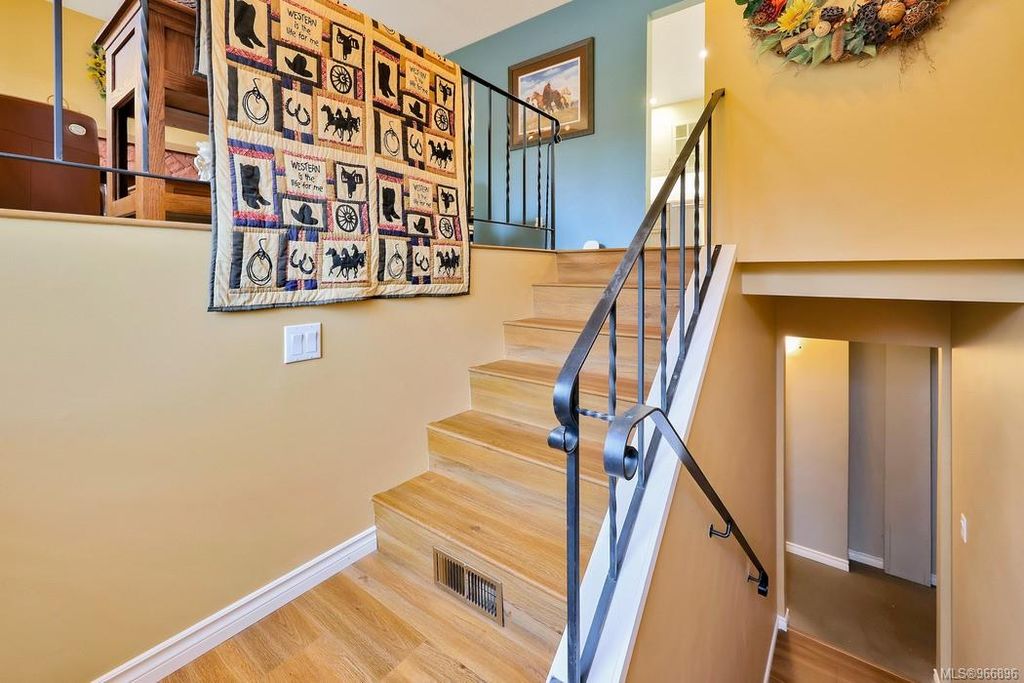 listing image 16043368548634097332