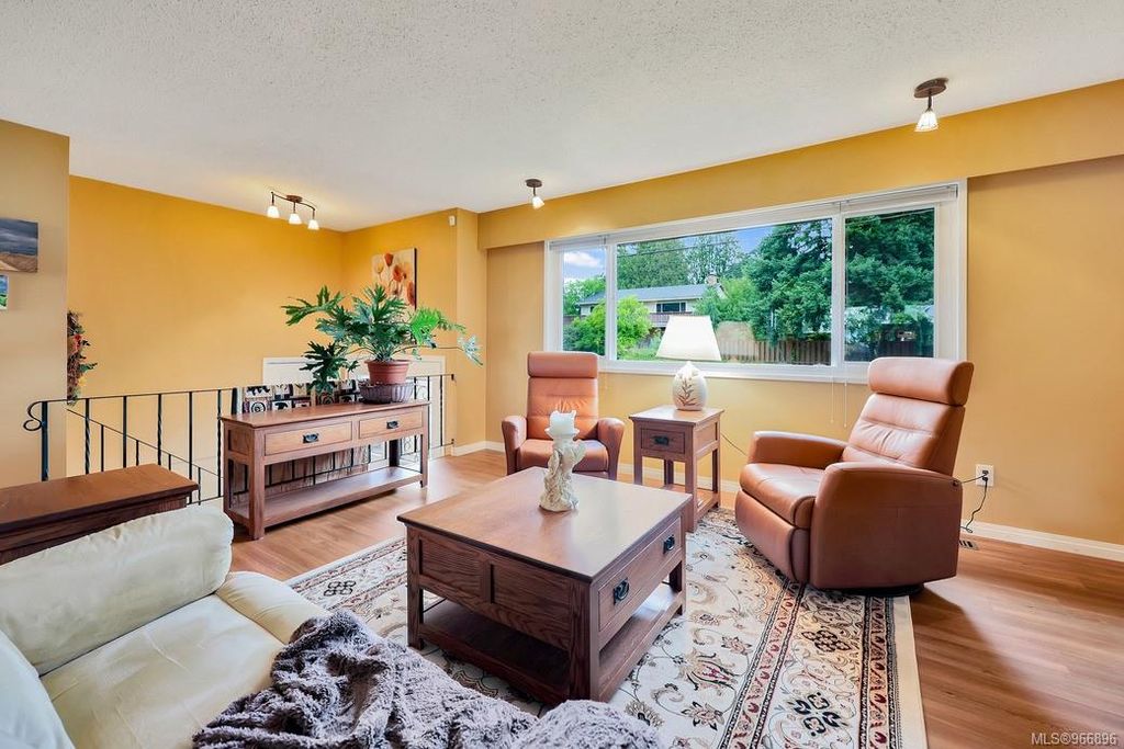 listing image 16047725713371572955