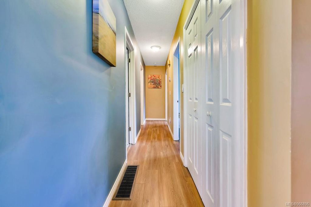 listing image 16049461046623808112