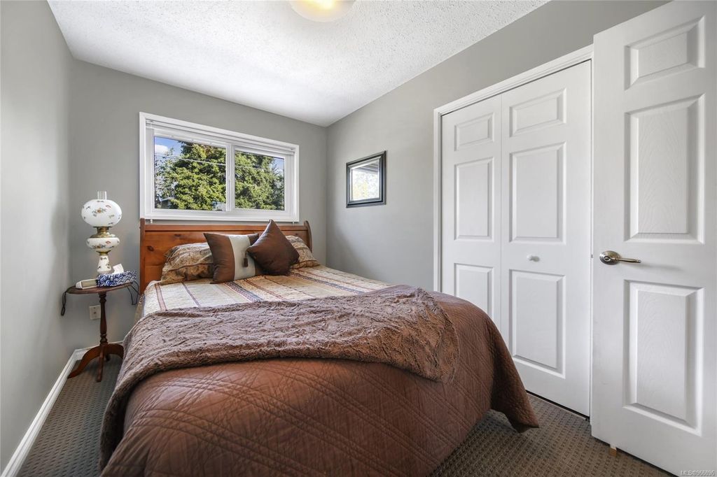 listing image 16048567657723801629