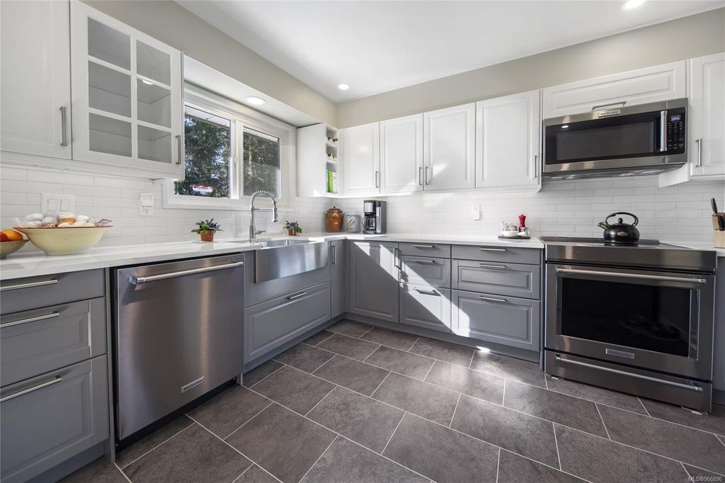 listing image 16047615664189870331