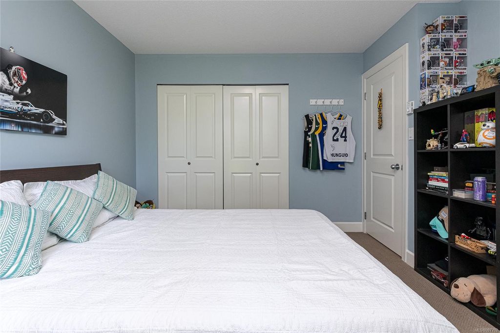 listing image 16048530797613292764