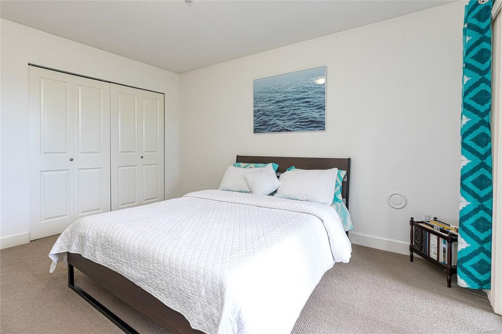 listing image 16046839167639936322
