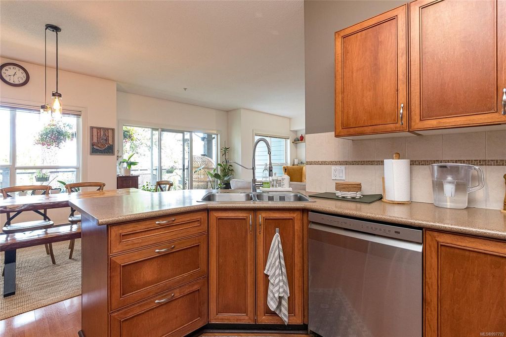 listing image 16047629610778052448