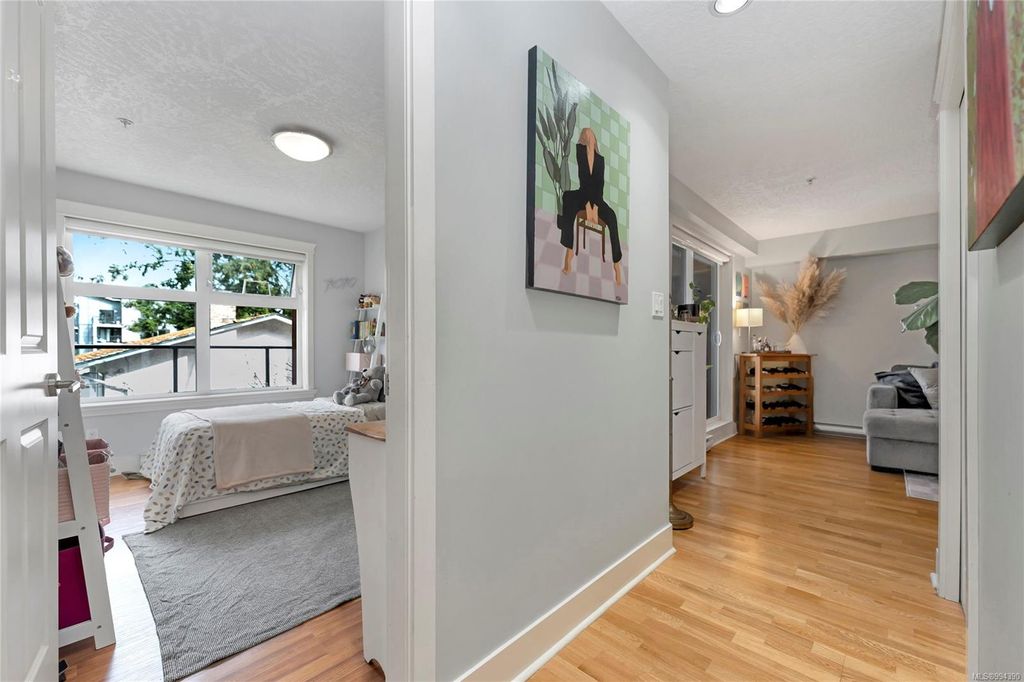 listing image 16047583287471840824