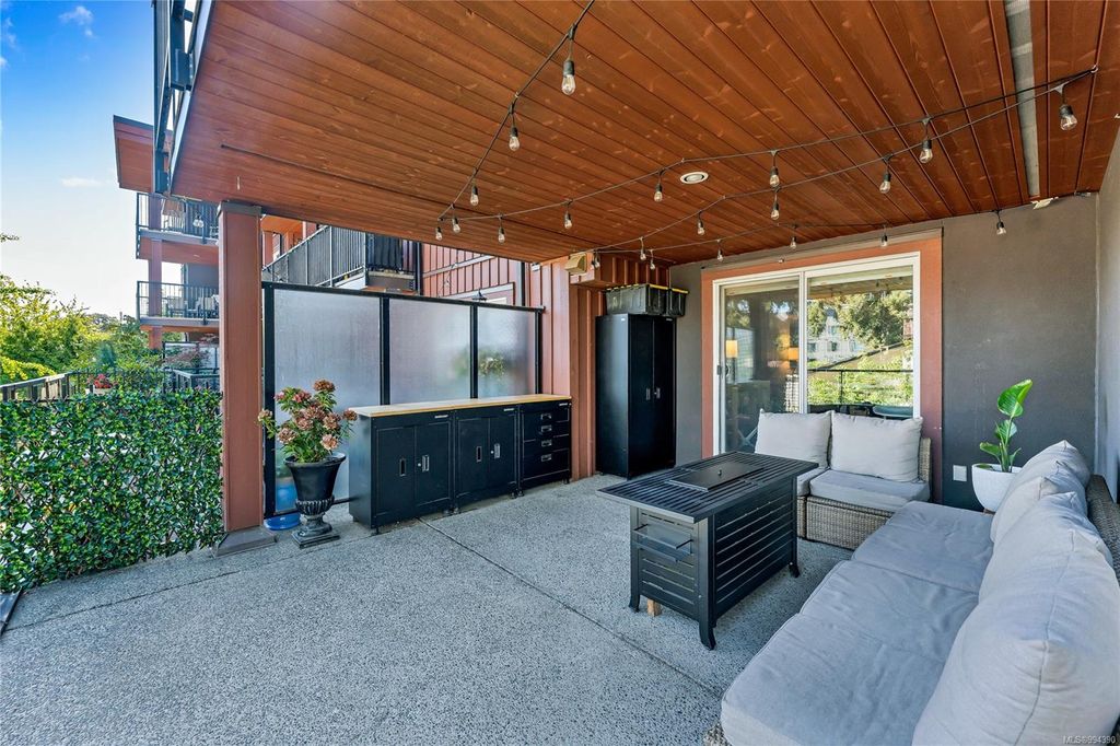 listing image 16048356053892226423