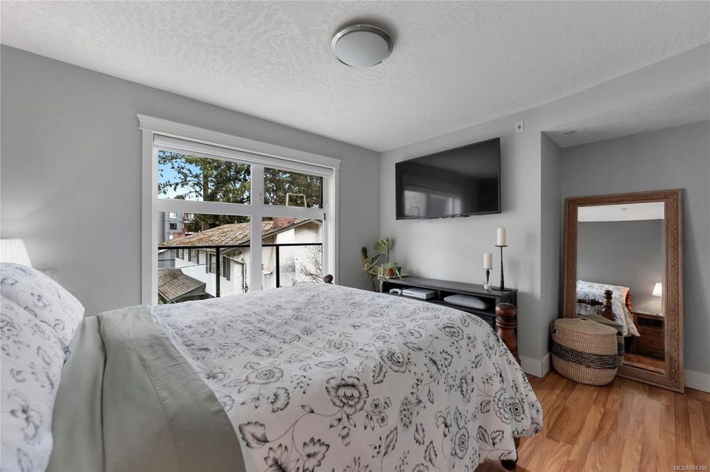listing image 16043608442414704690