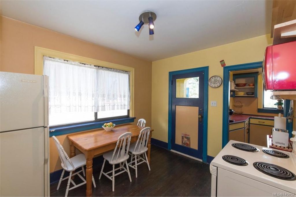 listing image 16041065831158410132