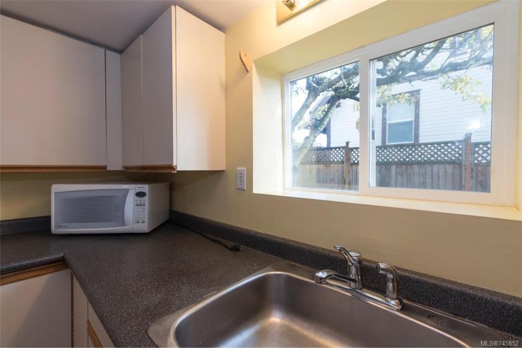 listing image 16044611479962390783