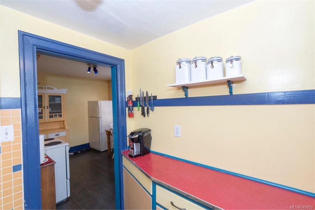 listing image 16046597250723506067