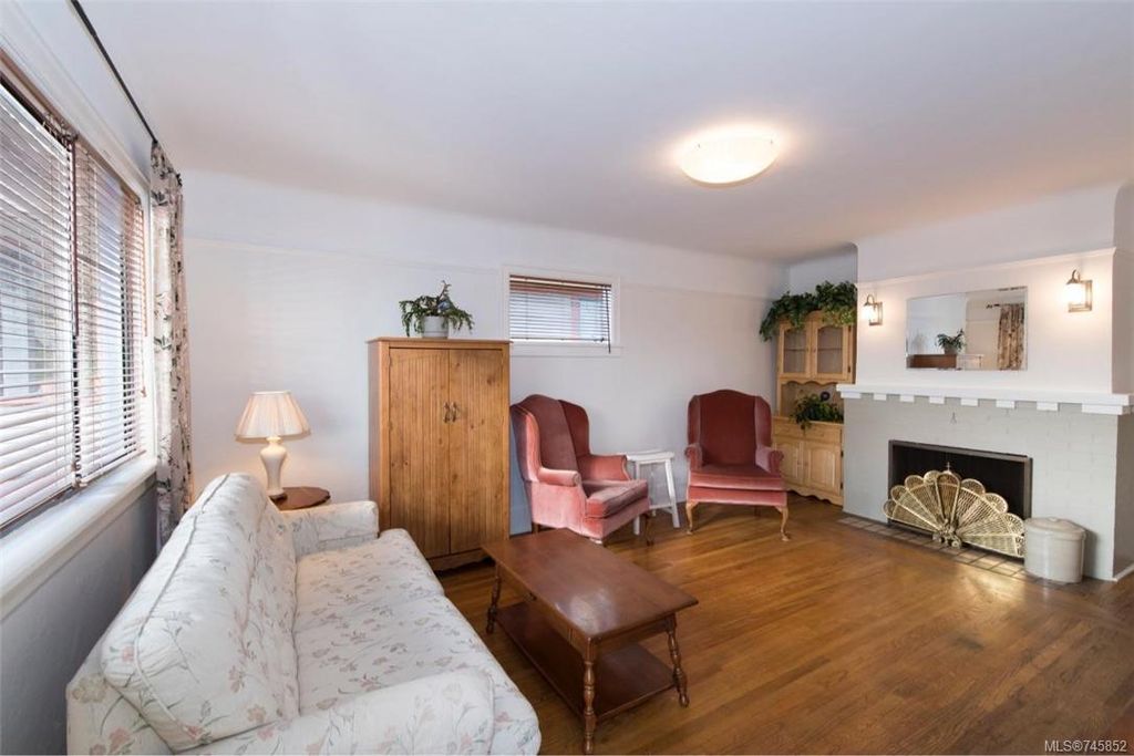 listing image 16043052852073053890