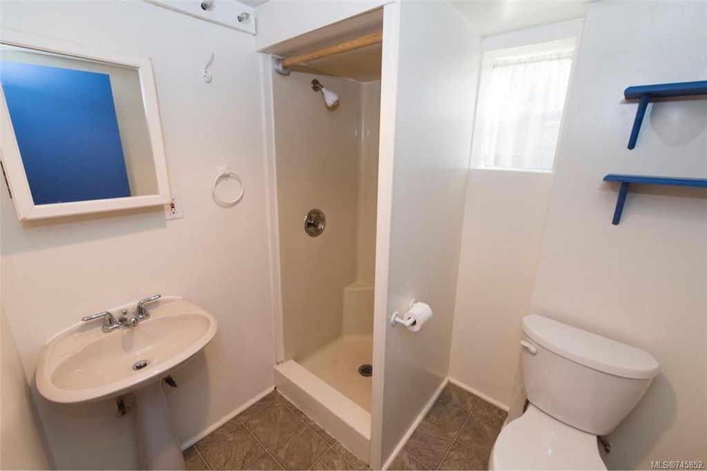 listing image 16042281983083856668