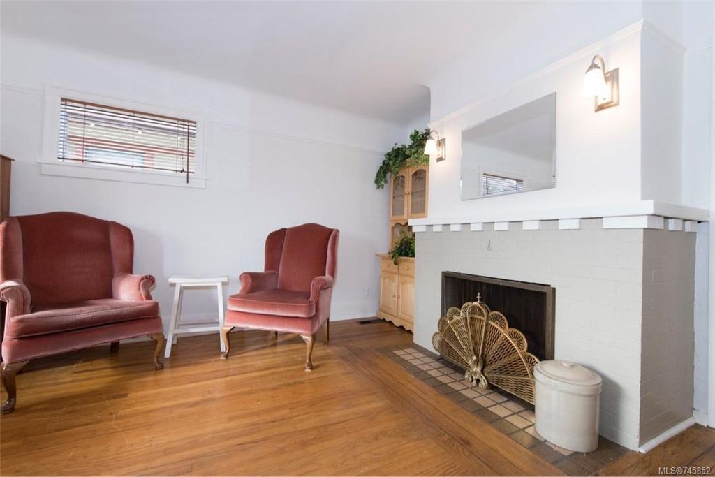 listing image 16047262866852869661