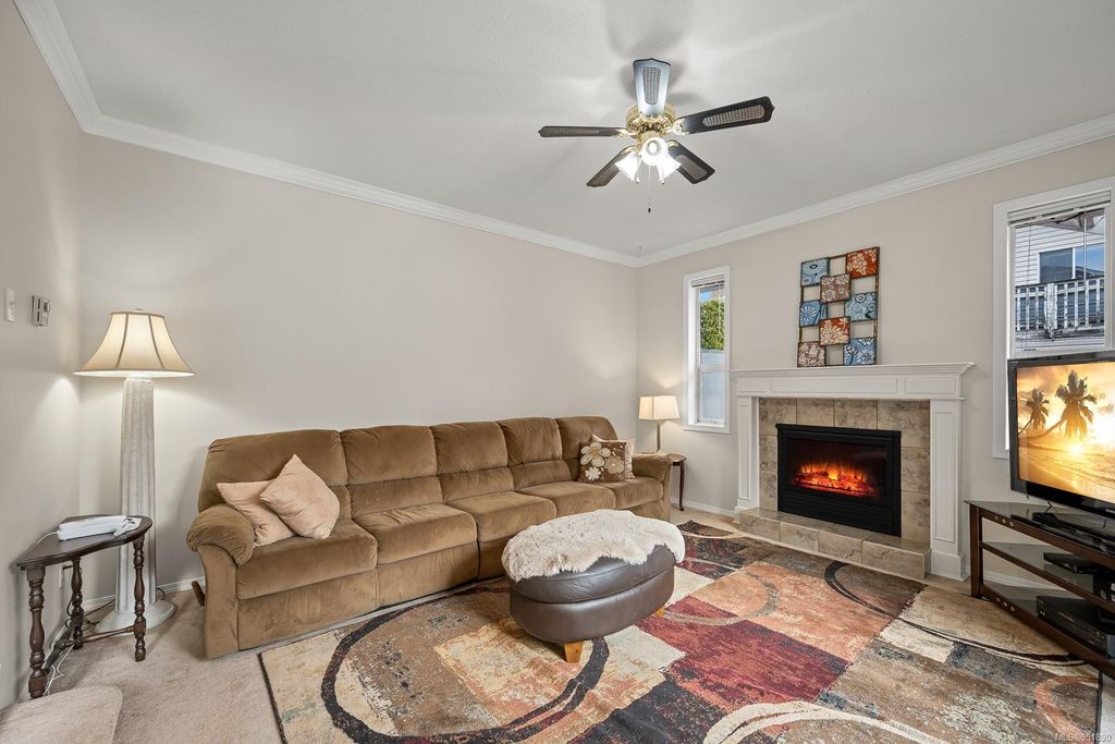 listing image 16043037903425167511