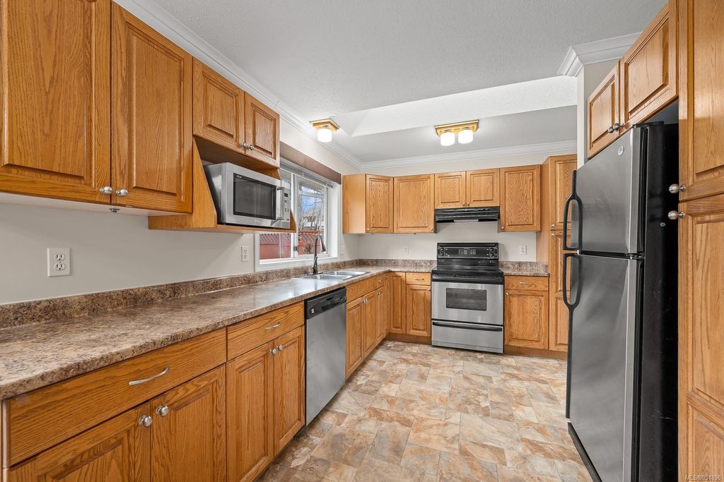 listing image 16043428921464892130