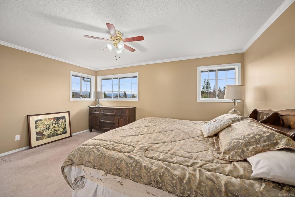 listing image 16047168523626144615