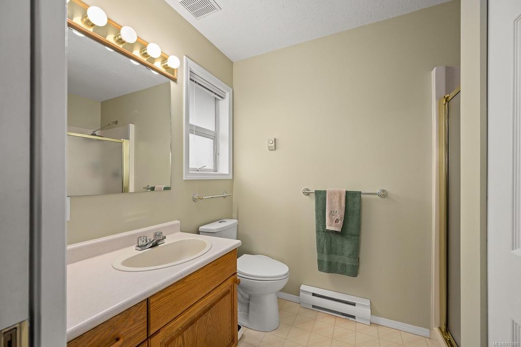 listing image 16042964392054702220