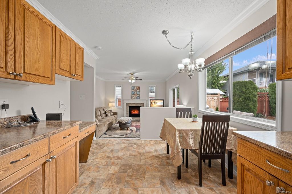 listing image 16049124060120938941