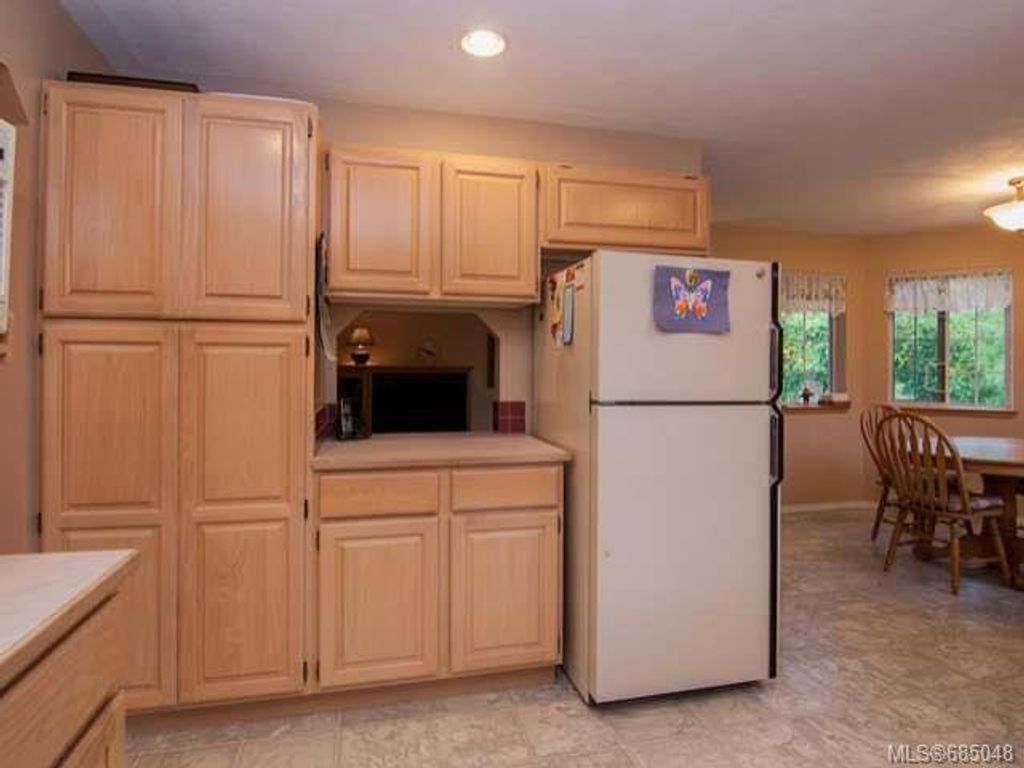 listing image 16048637650020376691