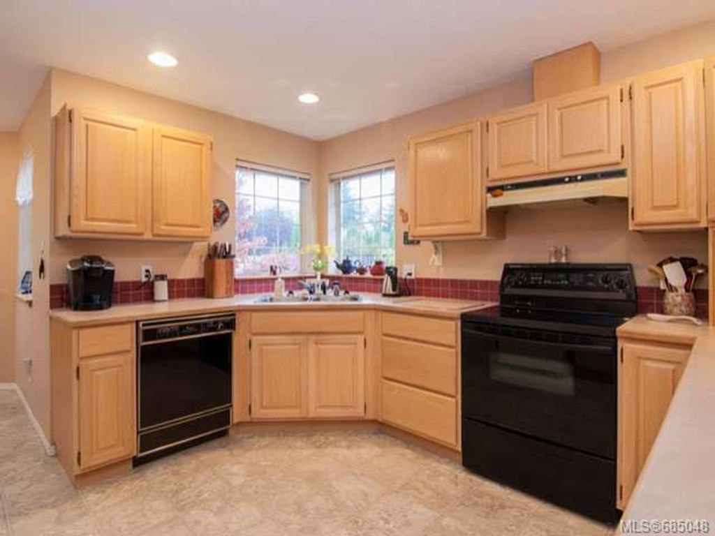 listing image 16043760275883428609