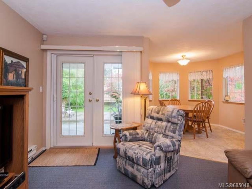 listing image 16047889540026085395