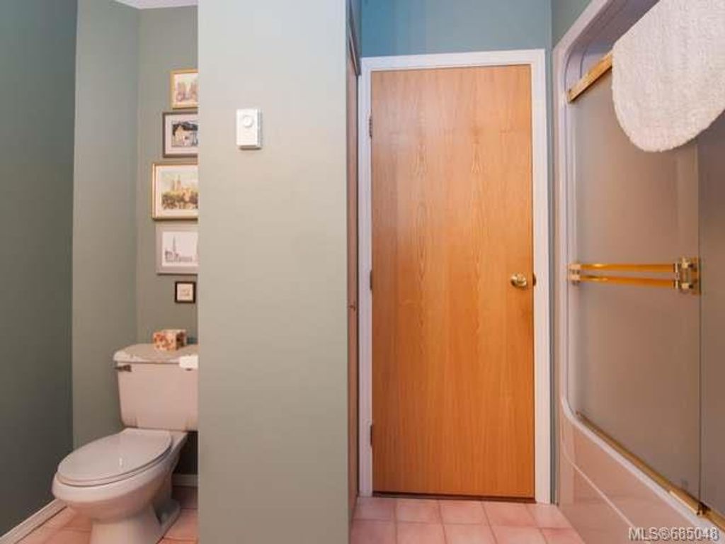 listing image 16046743450469198675