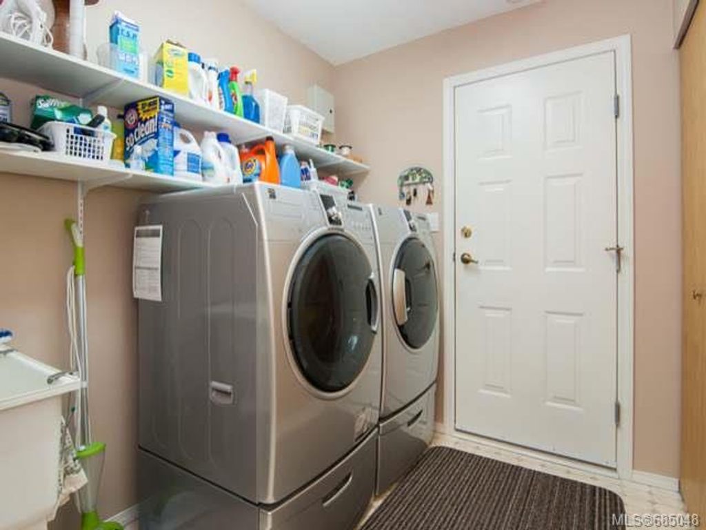 listing image 16040821325721393382