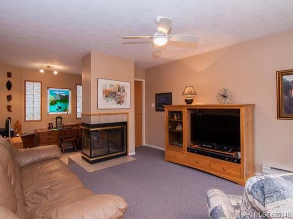 listing image 16048116262320528005