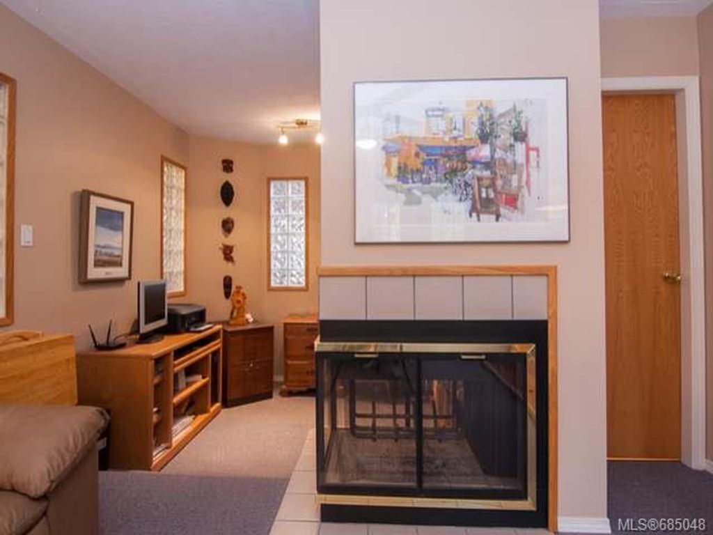 listing image 16044954524167509899