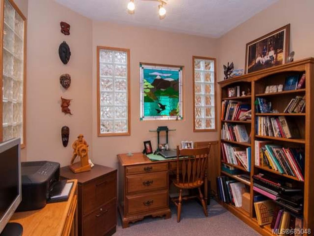 listing image 16042847013560648472