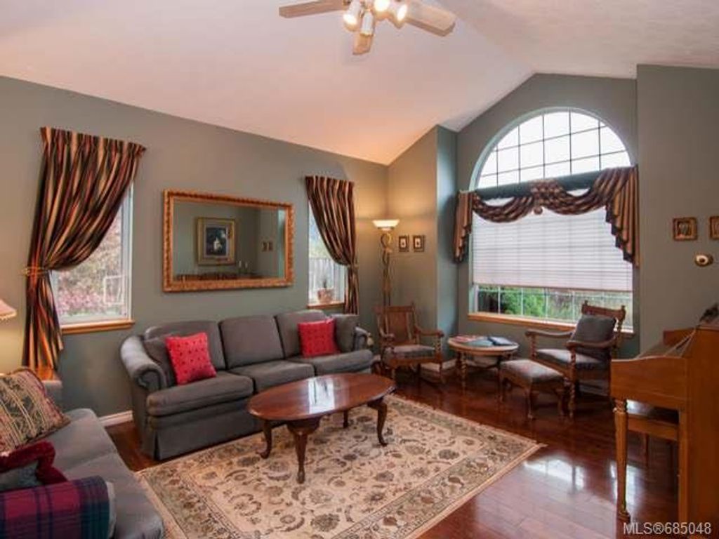 listing image 16044197201394799598