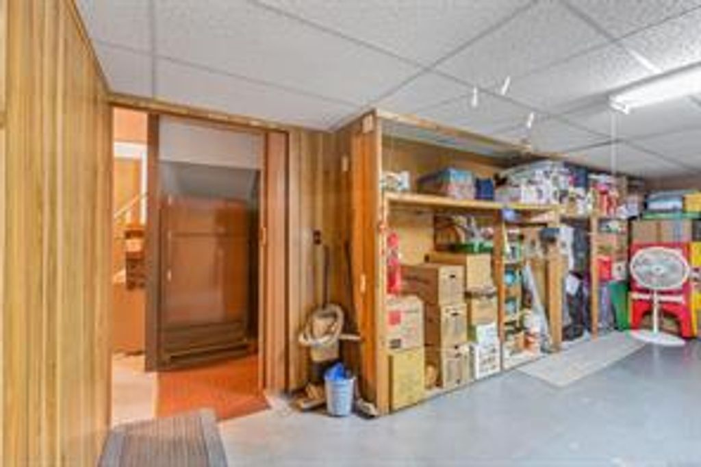 listing image 16043535239609925907