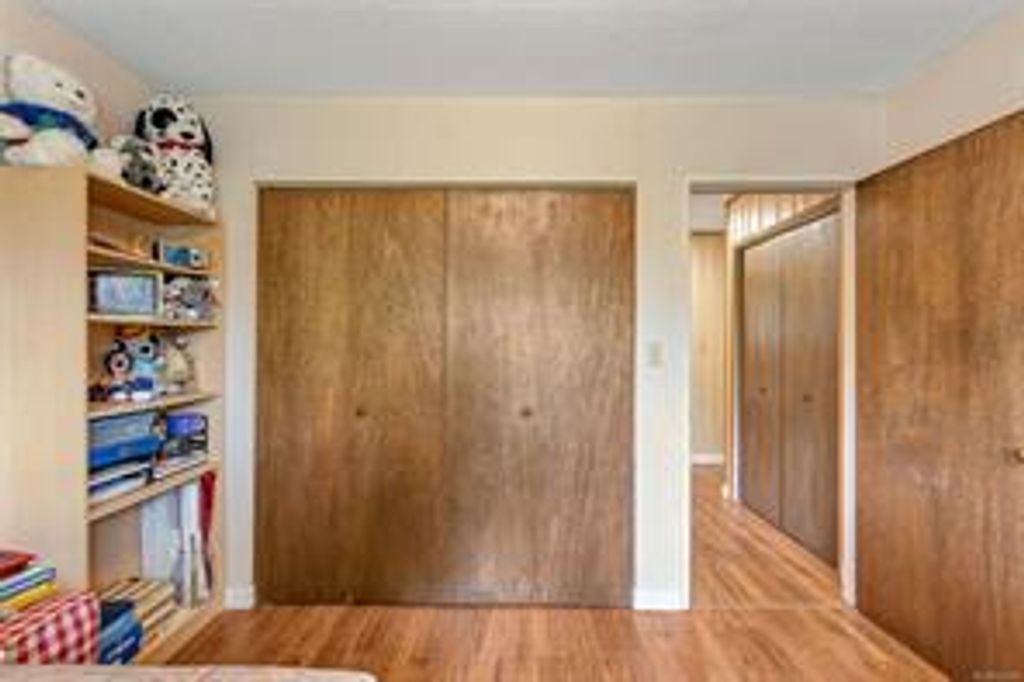 listing image 16041741779974190913